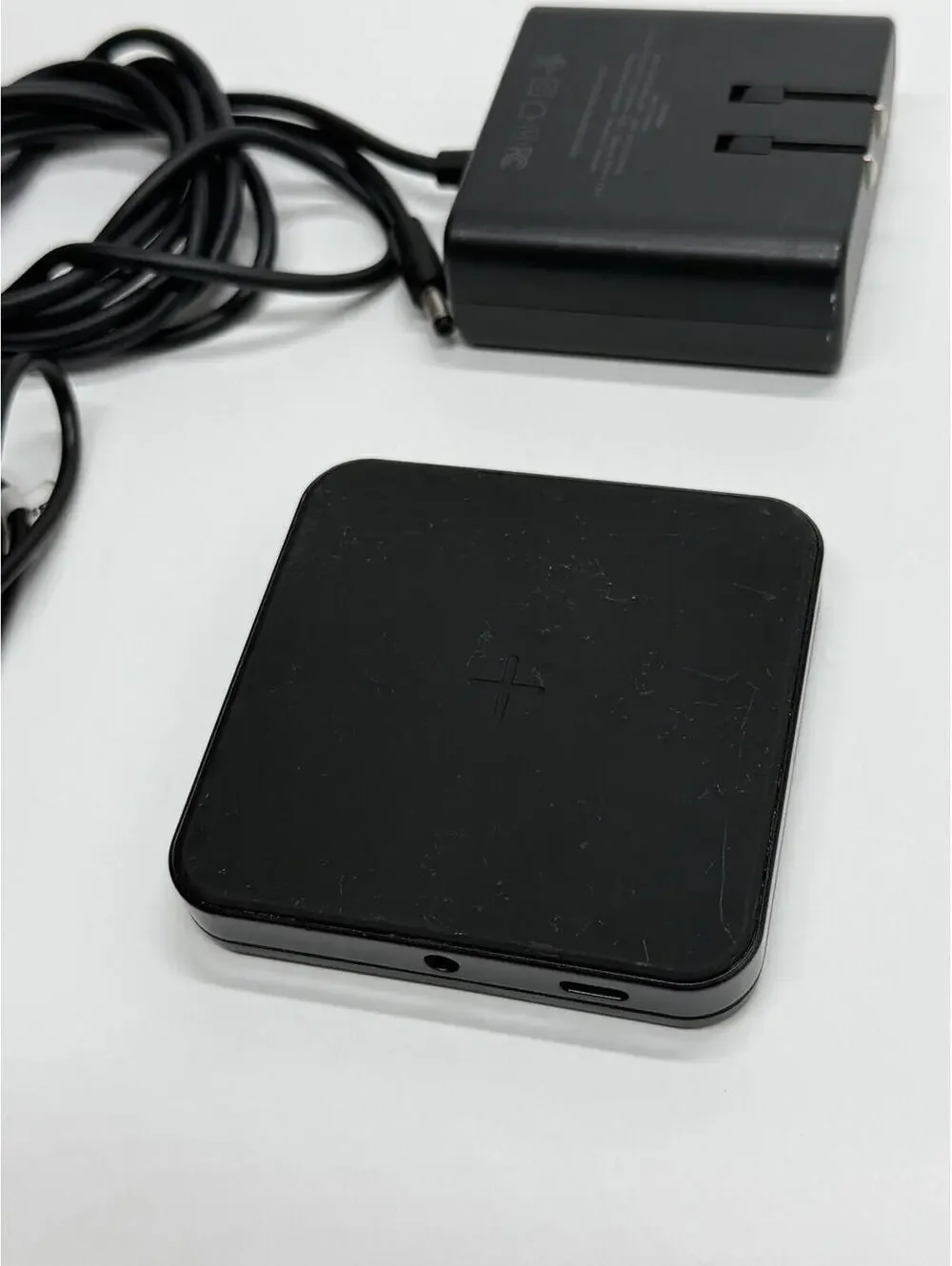 Ubio Labs AWC1098 AB V 15-Watt Qi-Certified Wireless Cellphone Charging Pad